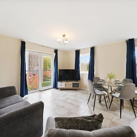 Peaceful 2Br Flat With Historic Bottle Kilns View & Free Parking Located Near City Centre Stoke-on-Trent Esterno foto