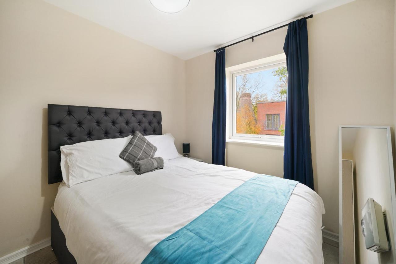 Peaceful 2Br Flat With Historic Bottle Kilns View & Free Parking Located Near City Centre Stoke-on-Trent Esterno foto