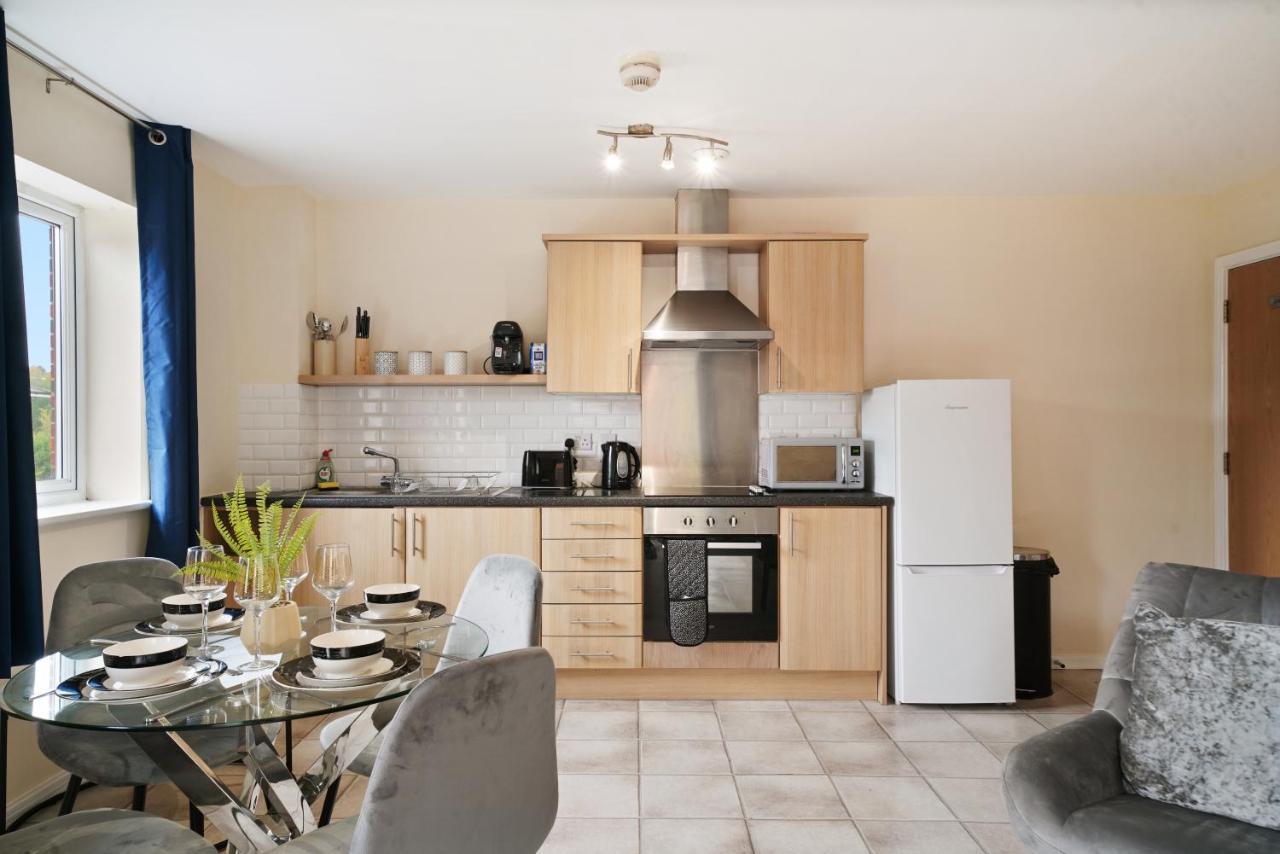 Peaceful 2Br Flat With Historic Bottle Kilns View & Free Parking Located Near City Centre Stoke-on-Trent Esterno foto