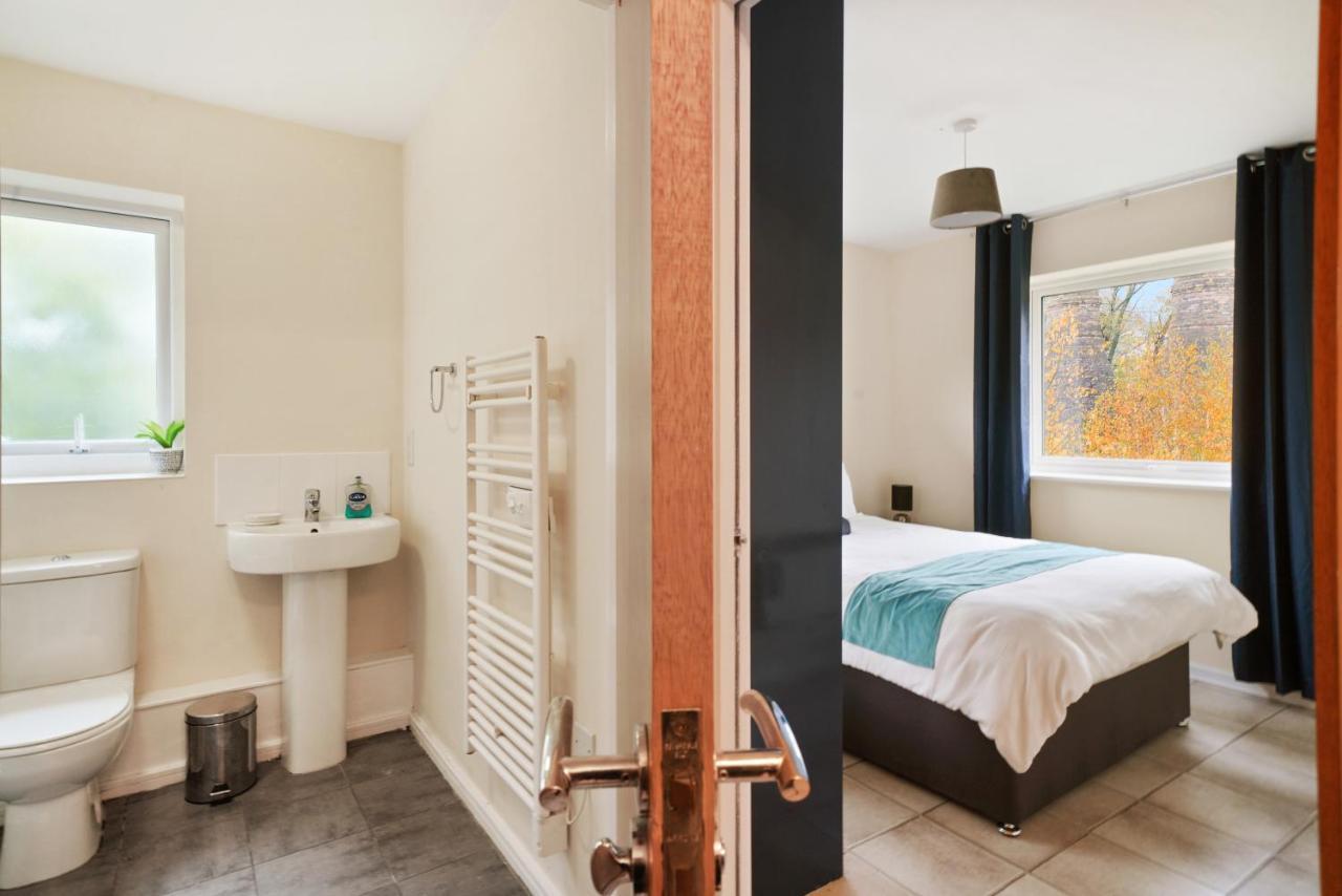 Peaceful 2Br Flat With Historic Bottle Kilns View & Free Parking Located Near City Centre Stoke-on-Trent Esterno foto